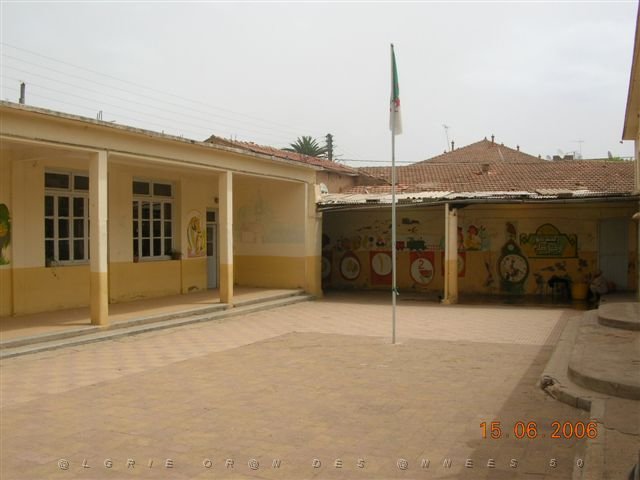 PERREGEAUX 06 2006 ECOLE DES SOEURS 01.jpg -           